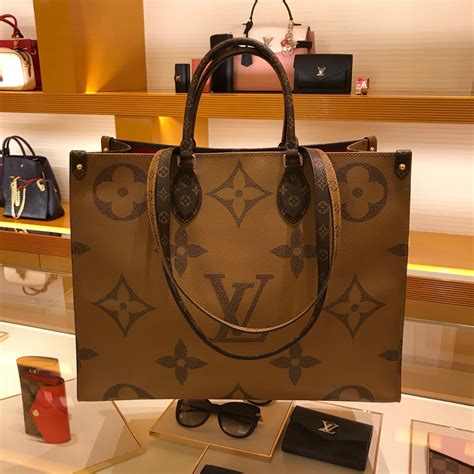Louis vuitton on the go. Things To Know About Louis vuitton on the go. 
